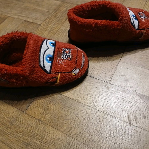 Slippers size 29 used, red, very good condition