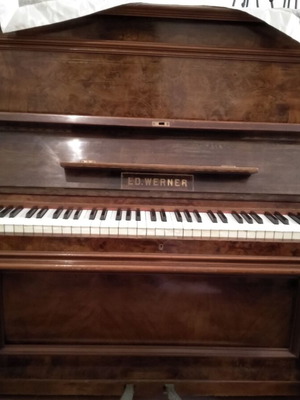 Werner Berlin piano used in excellent condition