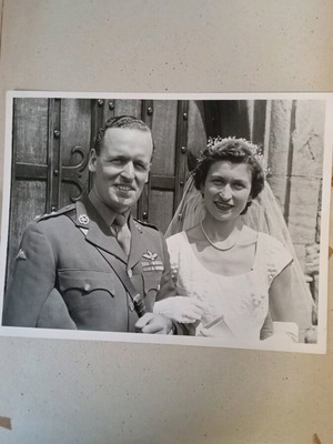 Photographic archive of Lieutenant General Sir Peter Downward like new
