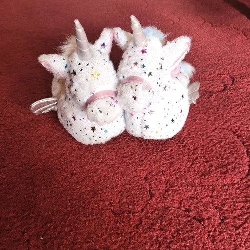 Unicorn slippers for girls size 33 like new