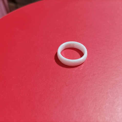 Polyhedral ceramic ring Jewelietta white like new