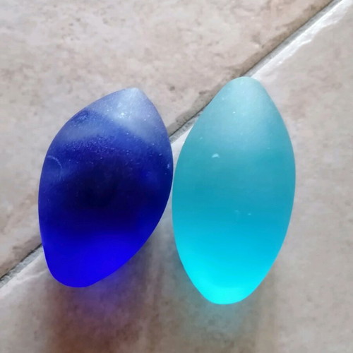 Crystal egg-shaped decorations like new, set of two
