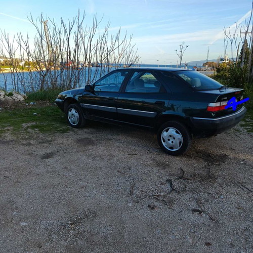Citroen Xantia 2 compact car, 1.8L, manual, petrol