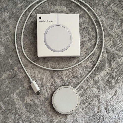 iPhone wireless charger authentic, like new