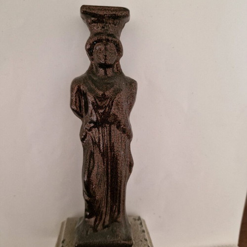 Ancient Greek decorative items like new from museums