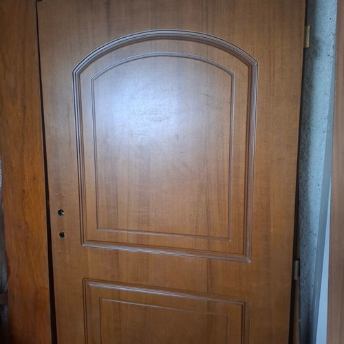 Wooden walnut door with solid frame, like new, 1.75x0.80m