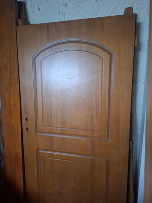 Wooden walnut door with solid frame, like new, 1.75x0.80m