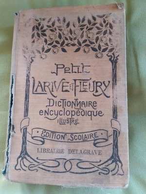 French encyclopedic dictionary Petit Larive et Fleury used 1927