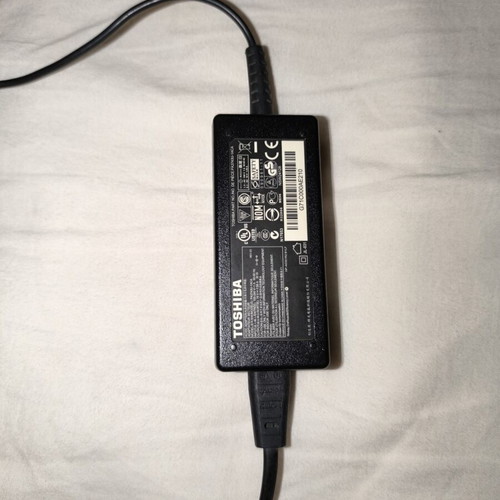 Acer KAV10 Netbook like new, Intel Atom, 160GB HDD, 1GB RAM, Windows 7