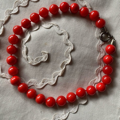Red necklace 925 stamped like new with silver details