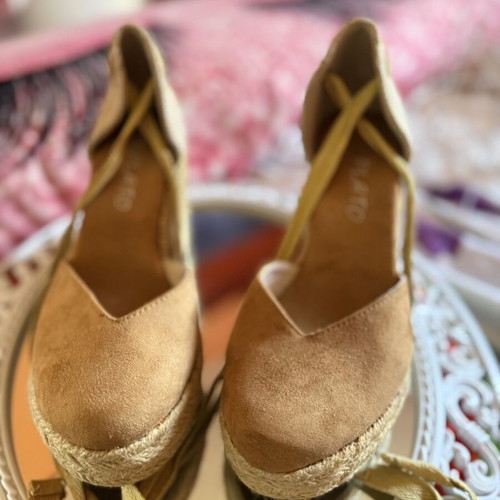 Women’s Beige Platform Espadrilles with Ankle Ties PLATO used