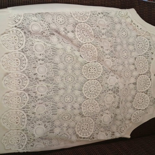 Sleeveless T-shirt with lace, like new, size L 40 12, white