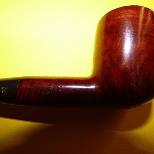Humbrу Briar Estate pipe used