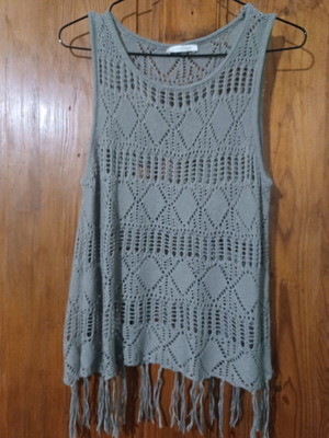 Πλεκτό τοπ Pieces νέο με φούντες, γκρι και μπεζ