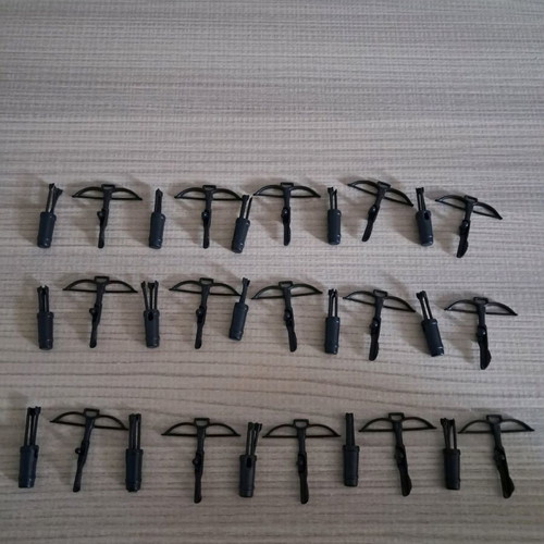 Crossbow bolts and quivers like new, black color, pack