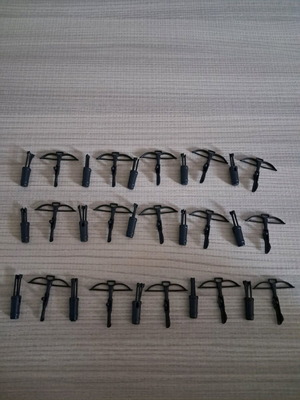 Crossbow bolts and quivers like new, black color, pack