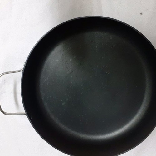 Kitchen Aid frying pan with lid used, in excellent condition