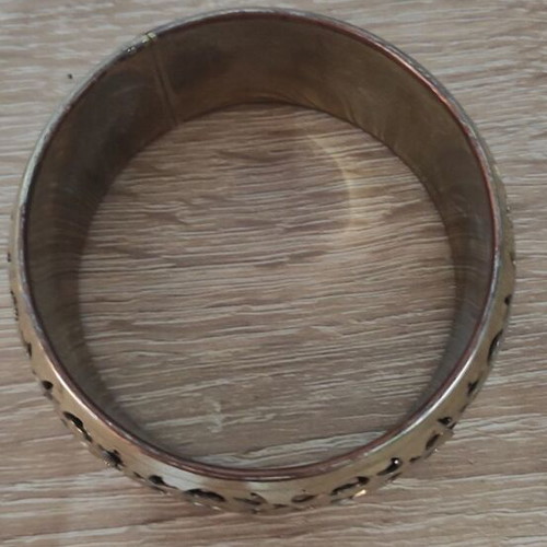 Vintage brass bangle bracelet with openwork design, 7cm