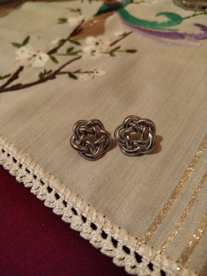 Women's earrings silver like new