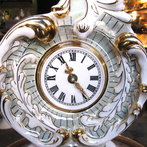 Porcelain table clock used with battery mechanism and pendulum