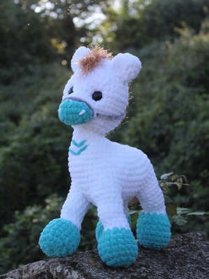 Knitted horse new with soft yarn