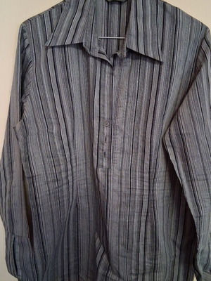 Sarah Lawrence shirt L gray with silver thread like new