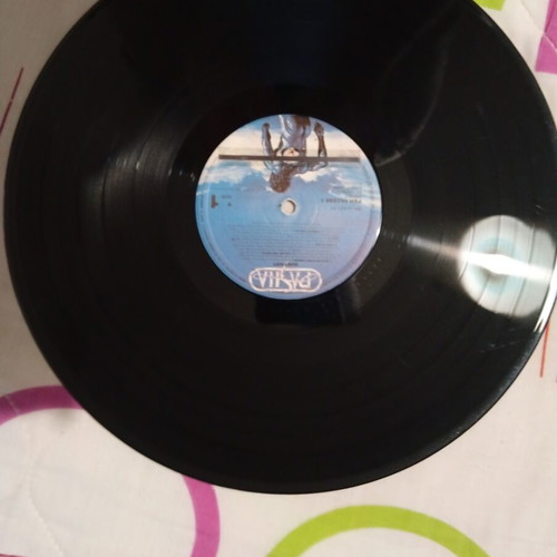 Quiet Riot 1988 vinyl record like new, Greek edition, rock