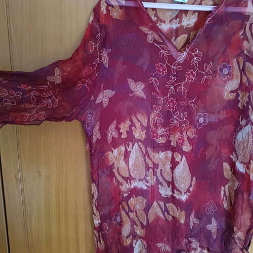 Genesis tunic like new, size M, burgundy-red-brown-beige with gold