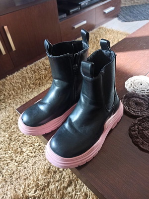 Μποτάκι μαύρο με ροζ σόλα Childrenland νούμερο 31 μεταχειρισμένο