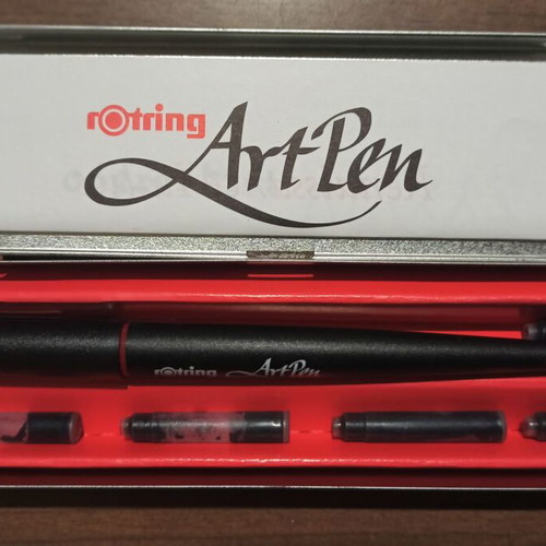 Rotring ArtPen calligraphy pen like new with 5 ink cartridges