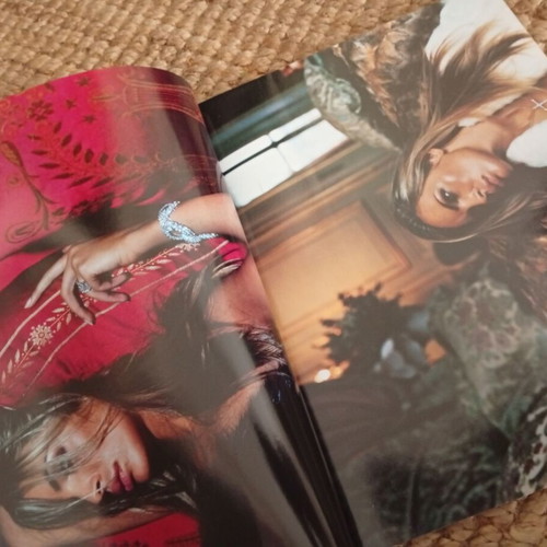Italian Vogue 2001 magazine with Esther Canadas, Eva Herzigova, Helena Christensen, like new