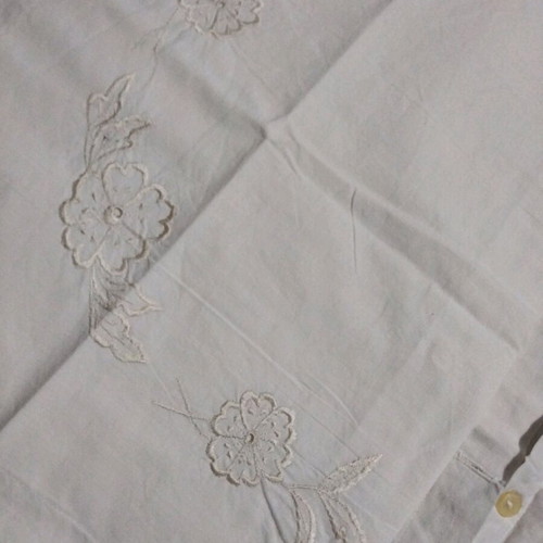 Vintage pillowcases with floral embroidery new (76x52 cm)