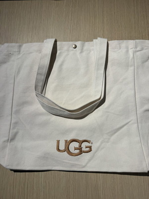 UGG τσάντα tote ώμου σε λευκό και μπεζ