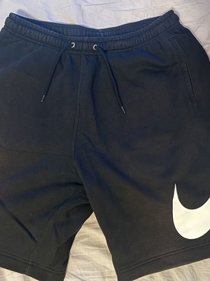 Nike Sportswear Club men's shorts like new, black, size M