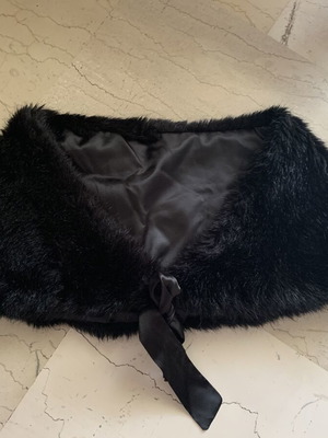 Fur collar like new, black, bow tie closure, not real fur