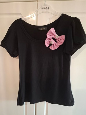 Forel black blouse like new with puff sleeves and pink tweed bows