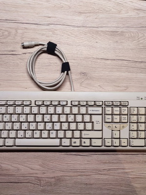Vintage - Retro λευκό πληκτρολόγιο για Windows