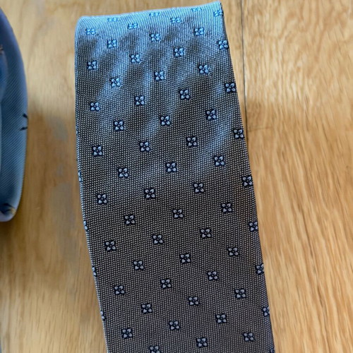 Brooks Brothers ties 100% silk like new, gray, set of 2
