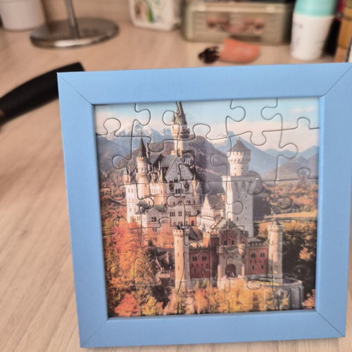 Puzzle in a frame set of 2 like new