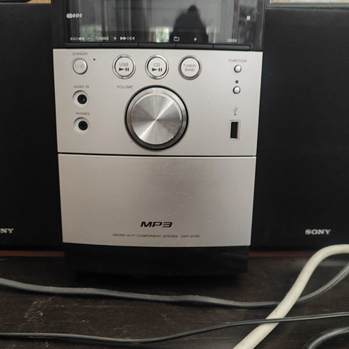 Sony CMT-EH25 Micro Hi-Fi Stereo MP3/CD/USB Like New with 2 Original Speakers