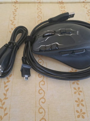 Logitech G700s Rechargeable Laser Gaming Mouse like new