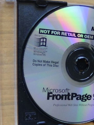 Microsoft FrontPage 98 CD like new, collectible