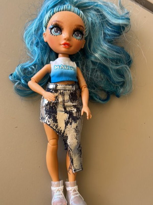 Rainbow doll like new