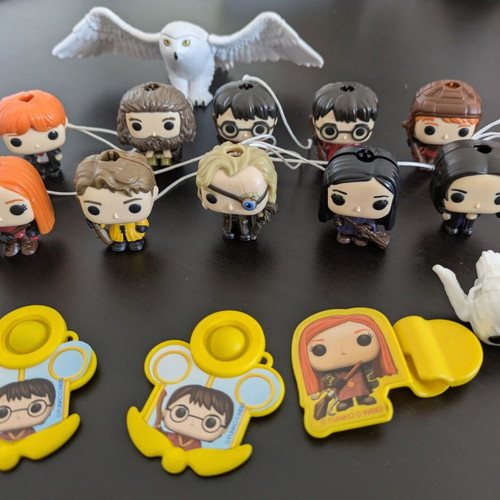 Kinder figures funko pop type like new