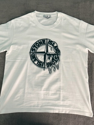 Stone Island T-shirt με λογότυπο σε εφέ σταξίματος σε λευκό, μέγεθος XL