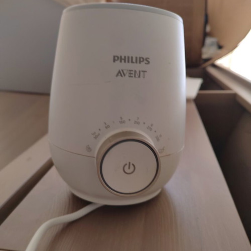 Philips Avent Premium bottle warmer with 2 new Dr. Brown's glass bottles used