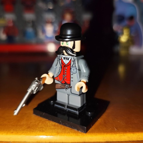Μινιφιγούρα Pinkerton Detective σαν καινούργιο με βάση πιστόλι μουστάκι