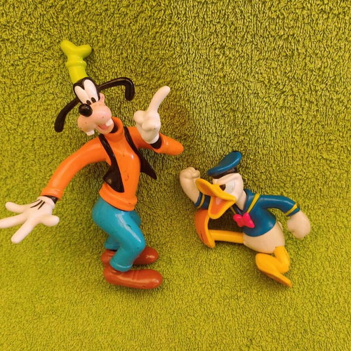 Disney figures used, pack of 11 collectible miniatures