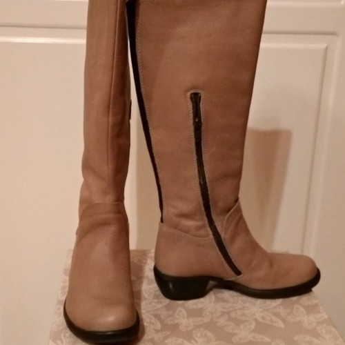 Fly London beige leather boots used, size 36