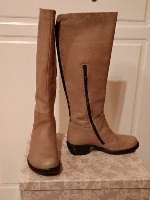Fly London beige leather boots used, size 36
